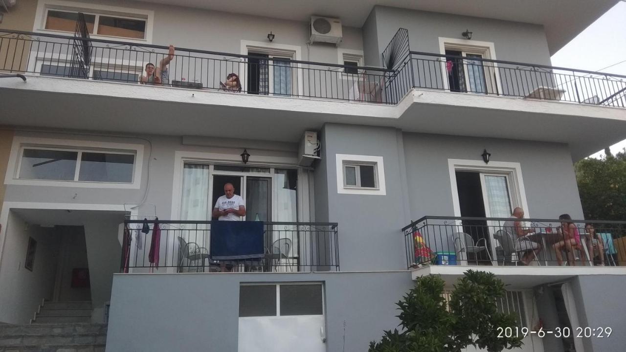 Zodiac Apts Apartman Nidrí Kültér fotó